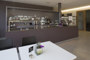 Salatbuffet und Snackbar im Restaurant Eggli-Blick des Alterswohnen Maison Claudine Pereira, Saanen